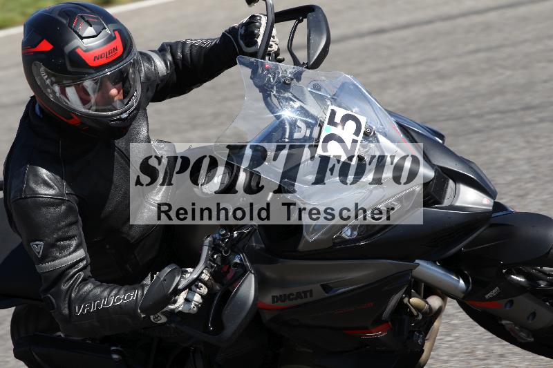 /Archiv-2025/48 25.08.2025 Cornu Master School ADR/gruen-vert/25